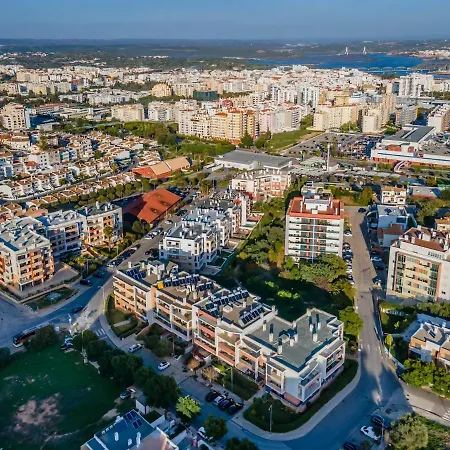 Apartamento With Balcony Near And Center *